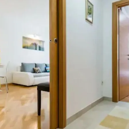 Apartment Granny Mira Omis