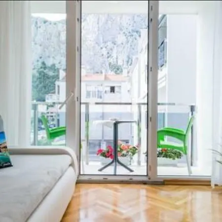 Appartement Granny Mira Omiš